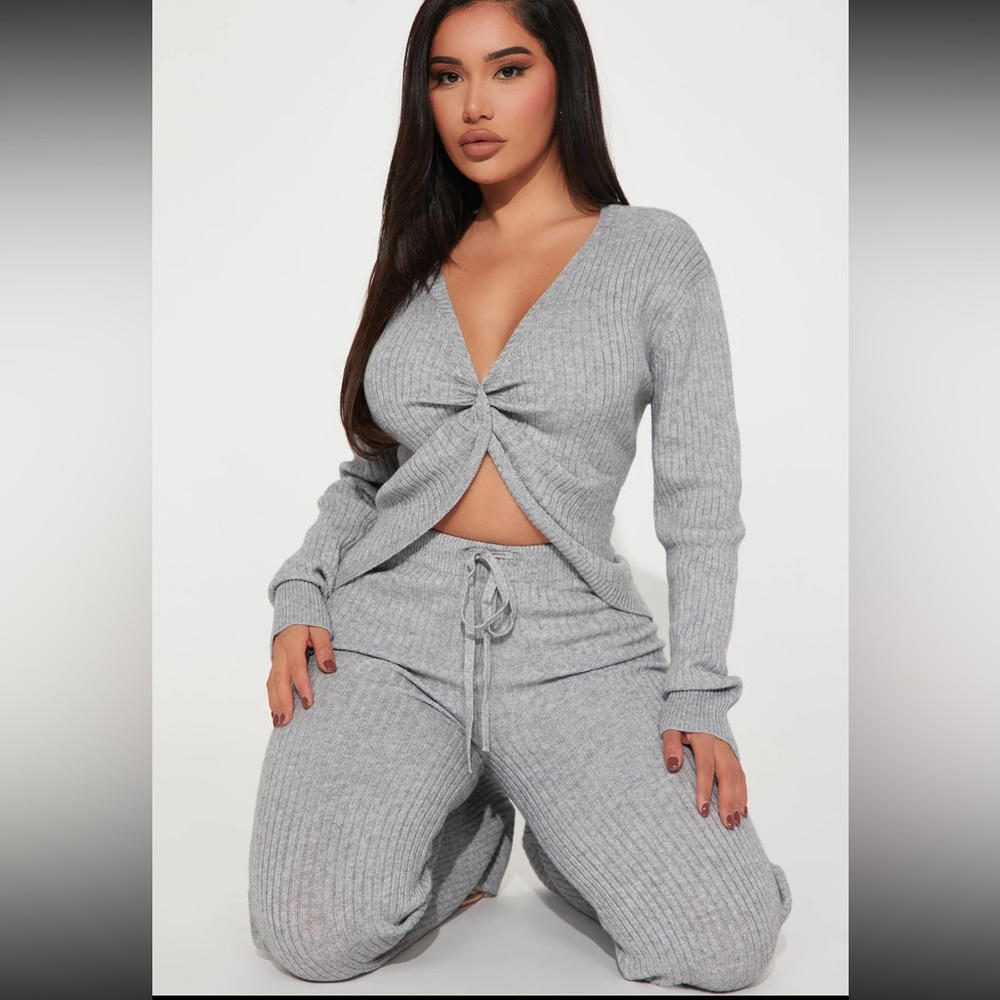 Grey Set - Picture 2 of 5